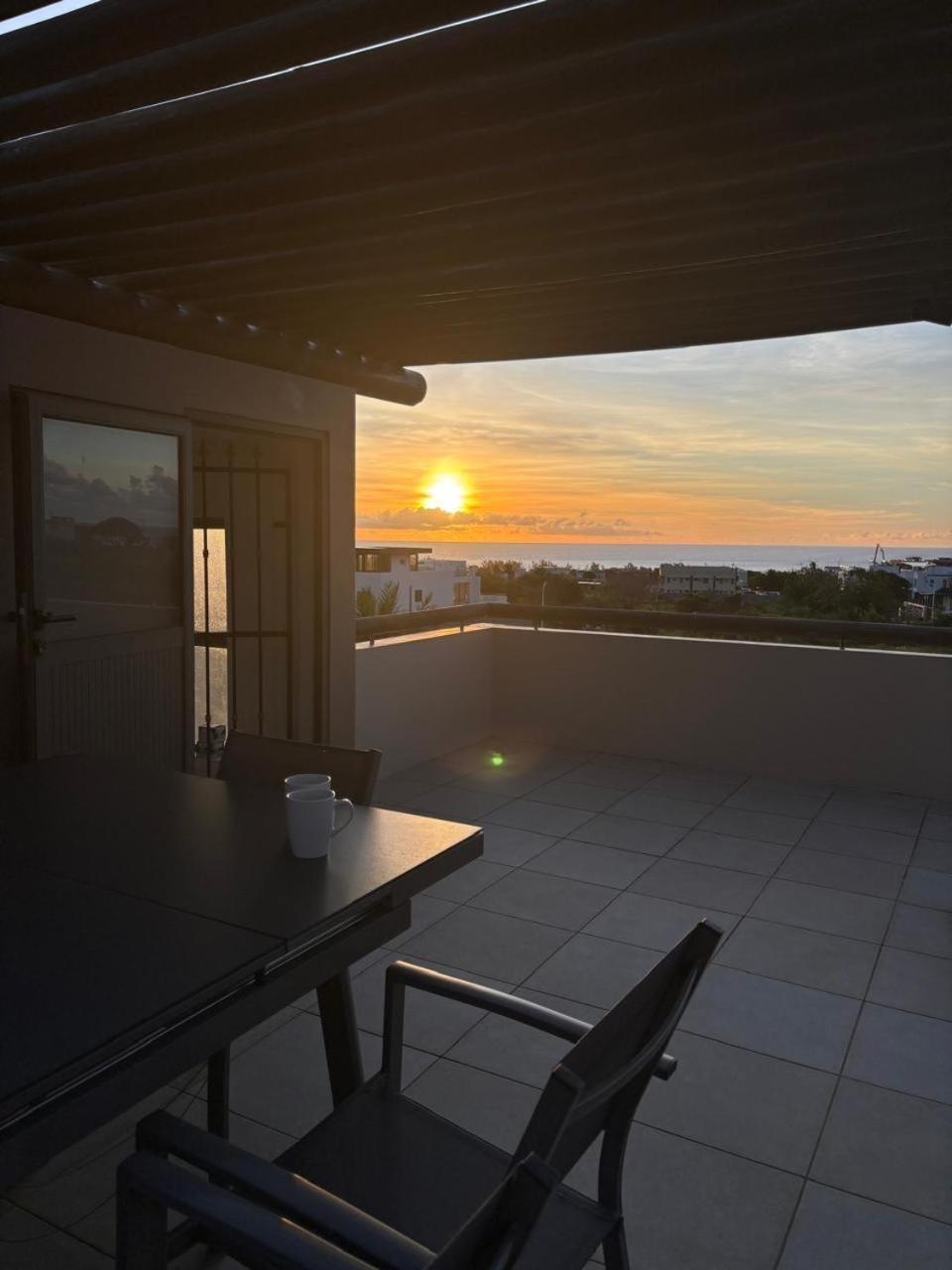 Stunning 3-Bedroom Apartment With Private Rooftop Terrace & Gorgeous Pool Flic-en-Flacq Zewnętrze zdjęcie