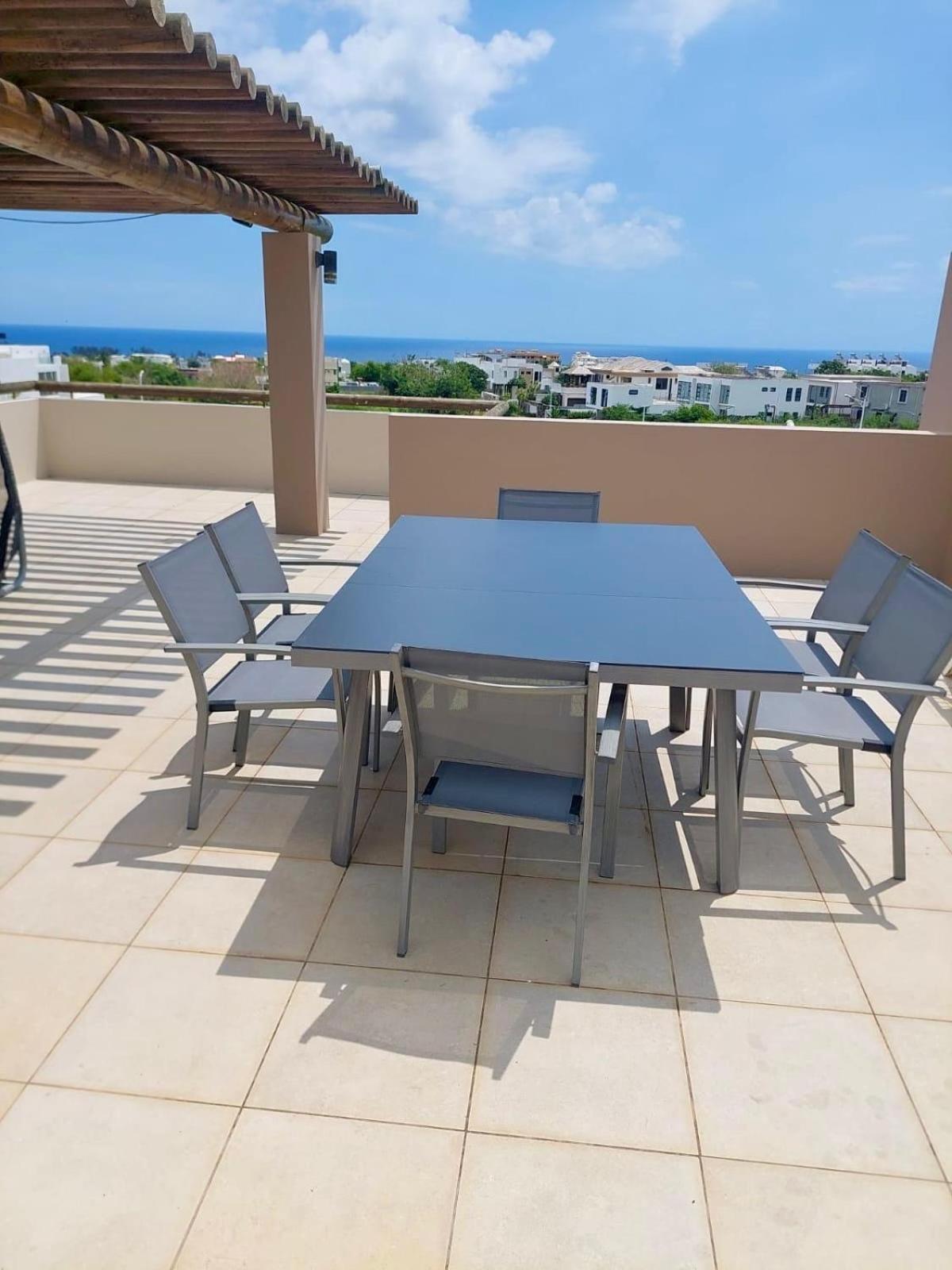 Stunning 3-Bedroom Apartment With Private Rooftop Terrace & Gorgeous Pool Flic-en-Flacq Zewnętrze zdjęcie